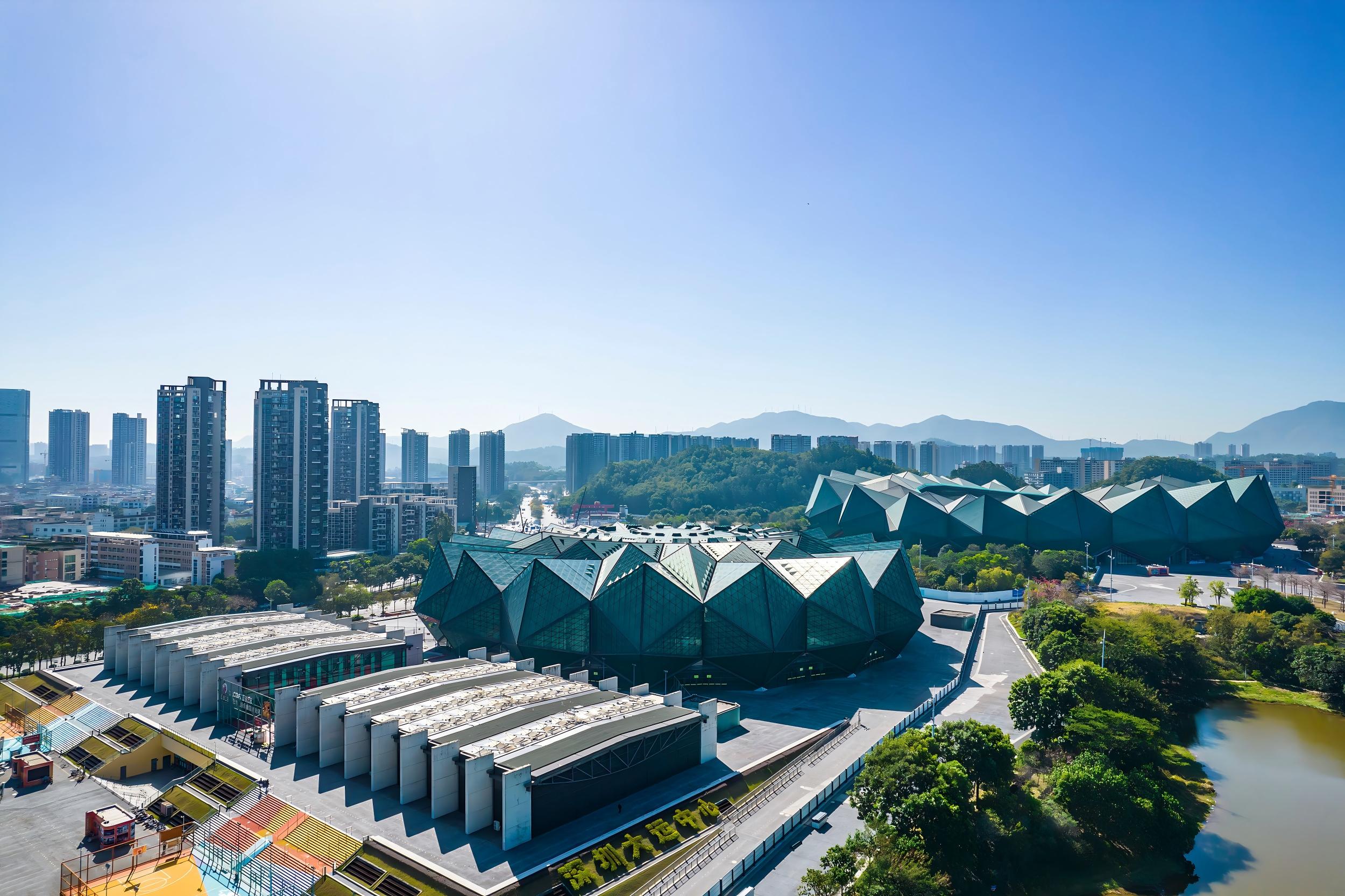 深圳龙岗全面推进“鸿蒙之区”建设：162个场景开放，百亿级投资启动