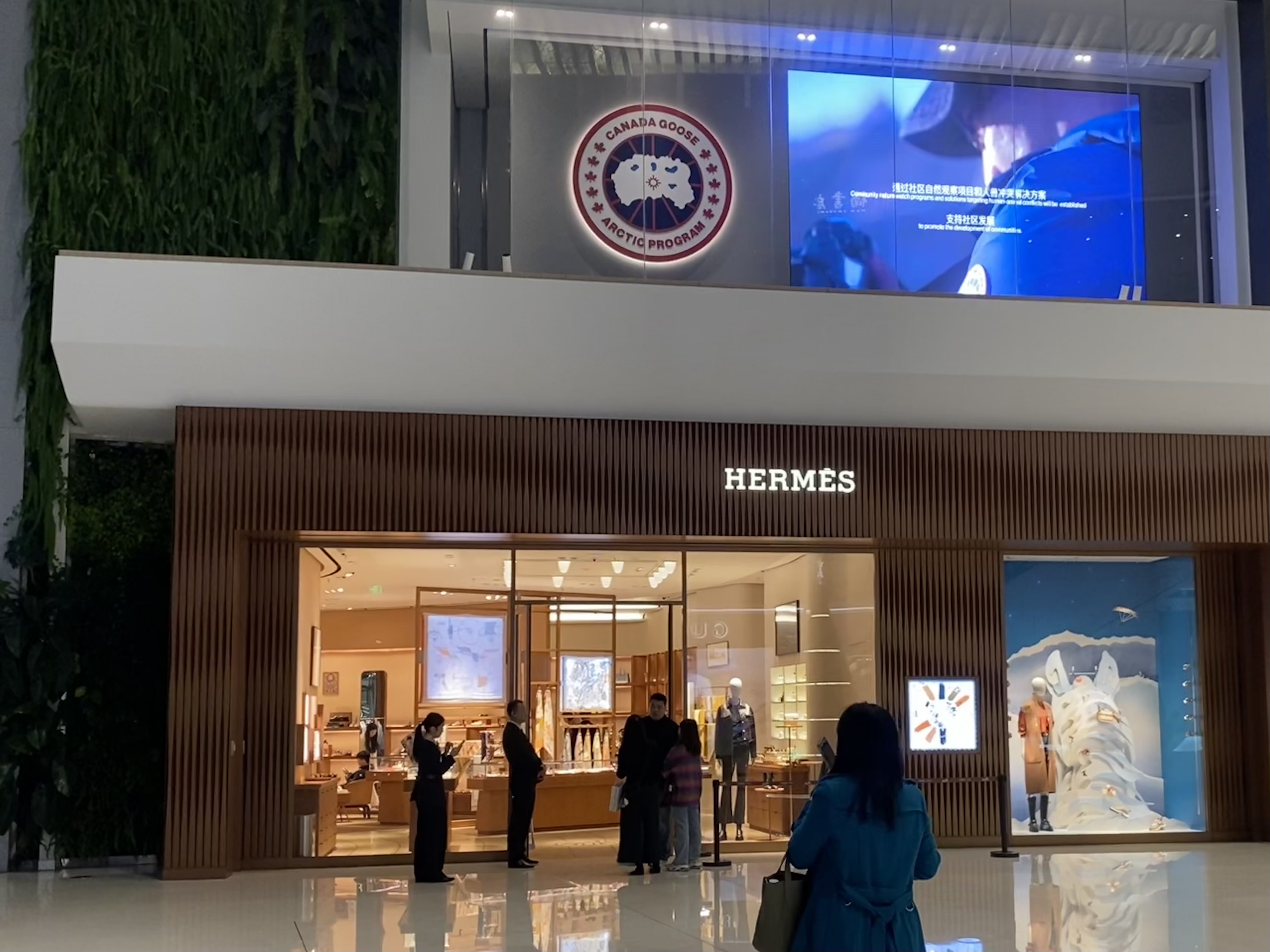 中国奢侈品市场出现复苏微光