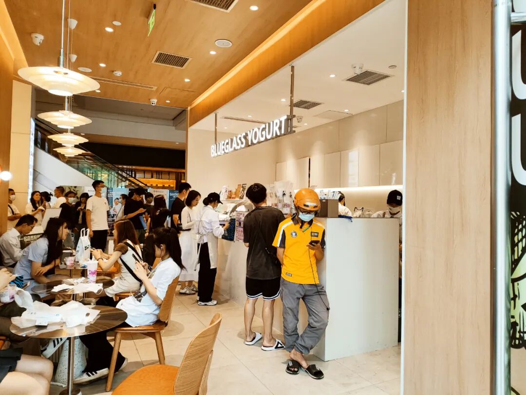 酸奶界爱马仕遭遇困境，价格腰斩、开店放缓，前景堪忧？