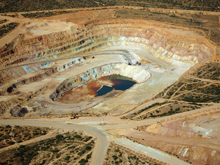 价格创纪录新高，“金属之王”进入超级周期