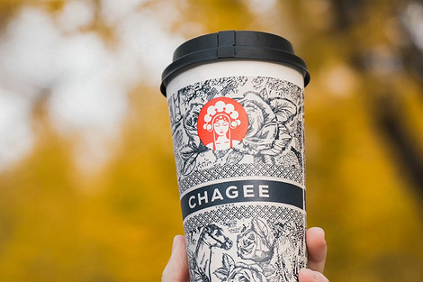 霸王茶姬半年没上新了，加盟商急了