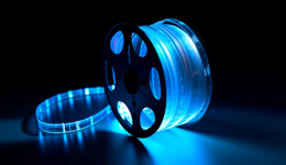 《狂野时代》预售破亿，易烊千玺“顶流”能否拯救“文艺片”天坑？