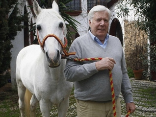 82岁爱马仕继承人被骗150亿美元细节曝光，目前已无钱可用