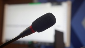 地方新闻精选 | 安徽霍邱县召开全县“吐槽大会” 郴州举报公职人员店主喝农药去世