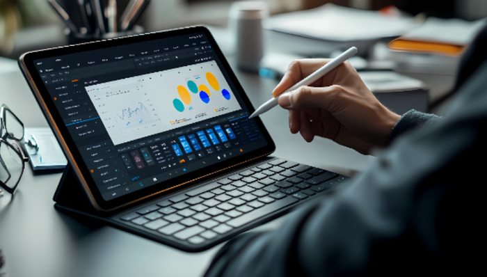 美股三大指数收涨，英特尔涨超8%创年内新高