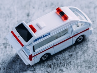 地方新闻精选 | “天价救护车”涉事医院被罚没8.7万 杭州一外卖员抓获抢夺珠宝店嫌犯