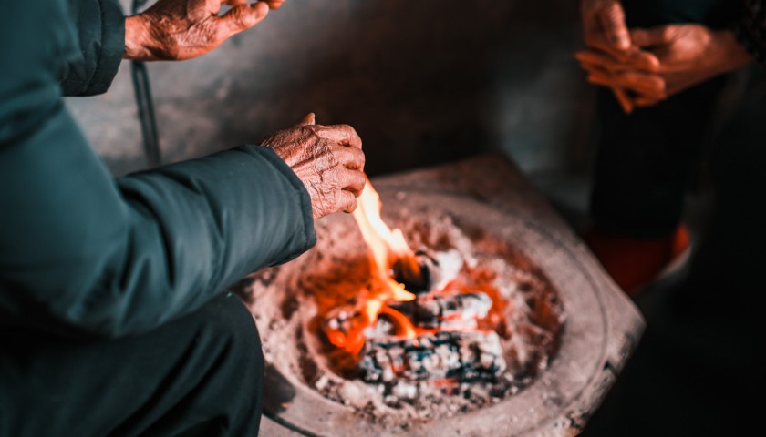 哔哩哔哩:一号店礼品卡回收-应急管理部：今冬寒潮强降温事件频繁，使用“土暖气”取暖需加强通风