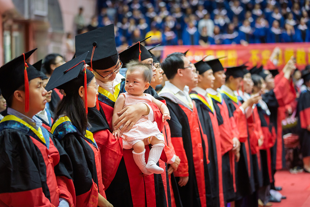 【深度】从中国到全球的培养困局：博士“过剩”还是人才错配？