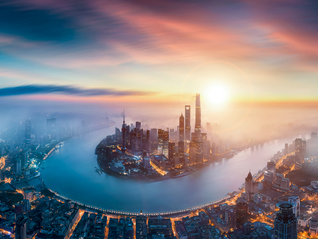 走过2025，上海用三年画出经济“反弹曲线”