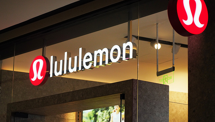 lululemon二季度收入22亿美元
，中国市场营收大涨六成