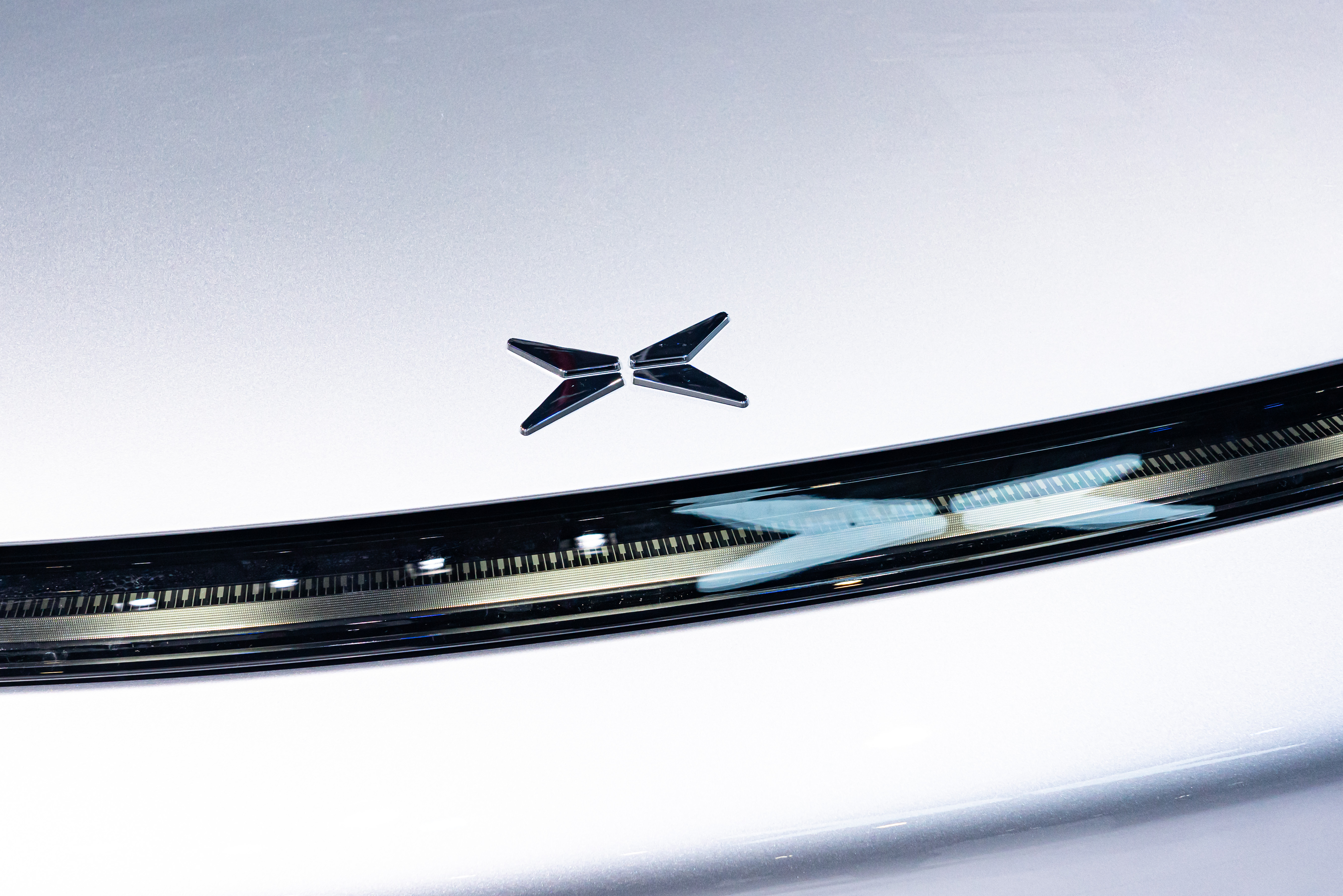 小鹏汽车三季度净亏损收窄至3.8亿元，交付量同比增长1.5倍