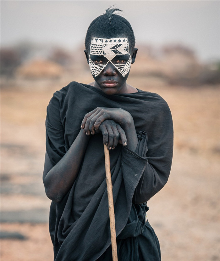 著迷的馬賽(maasai)部落,布什曼(bushman)部落和塔託加(tatoga)部落