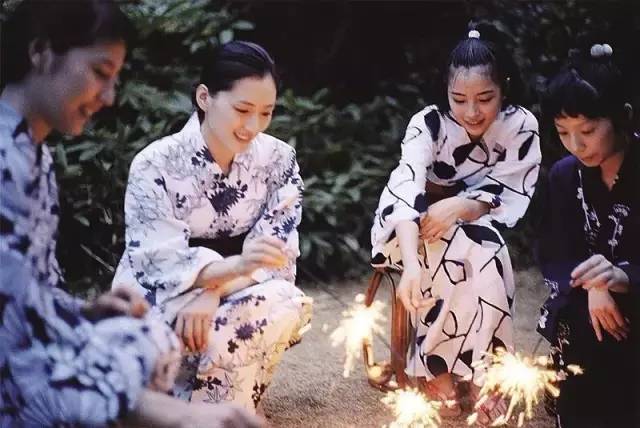 日本花火大会 没有比穿着浴衣去看花火更夏天的事了 界面新闻 Jmedia