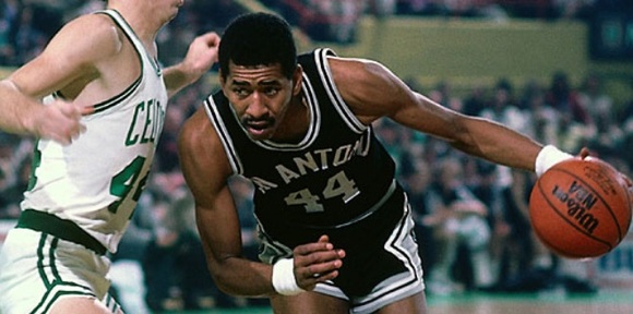 1972年进入联盟的乔治格文(george gervin)是无数联盟里程碑