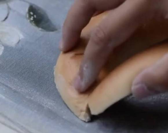 如何快速去除脚上的皮 150315170865598600_a580xH.jpg