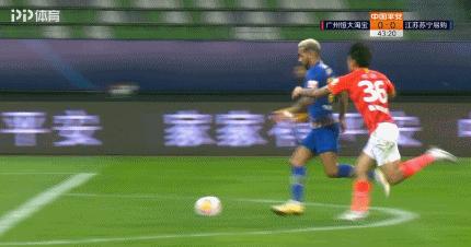 京媒盛赞中超火神杯飞行入场:遮去江苏队退出阴影_江苏苏宁队史首次捧起火神杯_2020中超赛季回顾