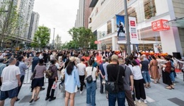 又一現(xiàn)象級(jí)門店誕生！優(yōu)衣庫(kù)西南首家城市旗艦店引爆地域消費(fèi)