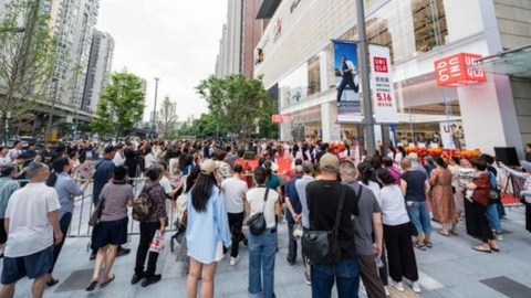 又一現(xiàn)象級門店誕生！優(yōu)衣庫西南首家城市旗艦店引爆地域消費(fèi)