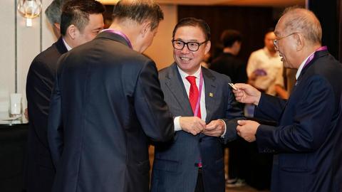 第四届成渝地区双城经济圈全球投资推介会在新加坡举行 超万亿投资邀合作